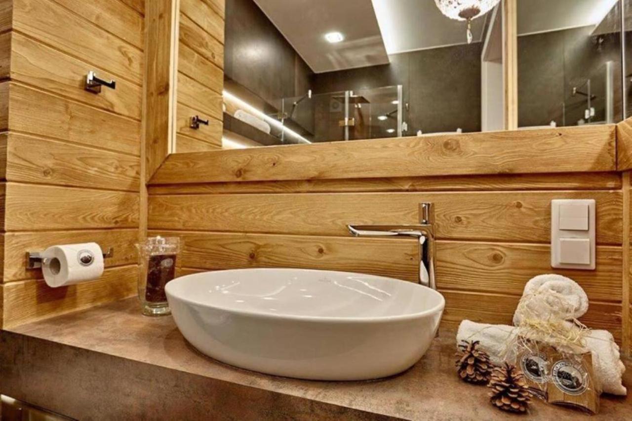 Apartamenty Pod Giewontem Gawra - Piekny Apartament Z Tarasem, Sauna I Jacuzzi W Cenie Pobytu - 5 Min Pieszo Do Krupowek Zakopane Eksteriør bilde